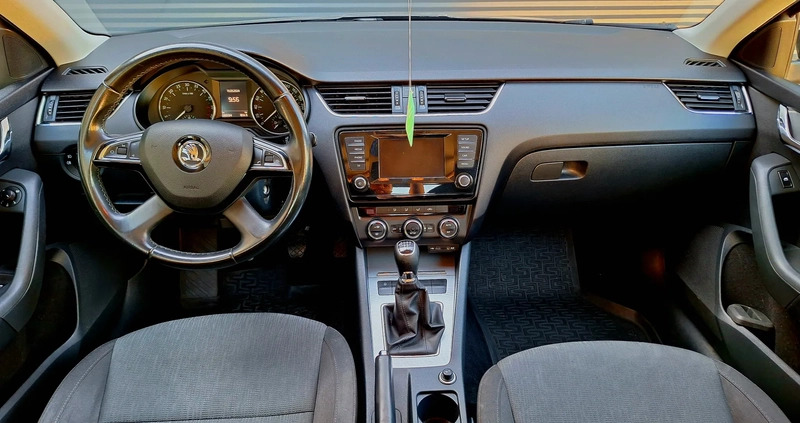 Skoda Octavia cena 33000 przebieg: 283000, rok produkcji 2014 z Czarne małe 46